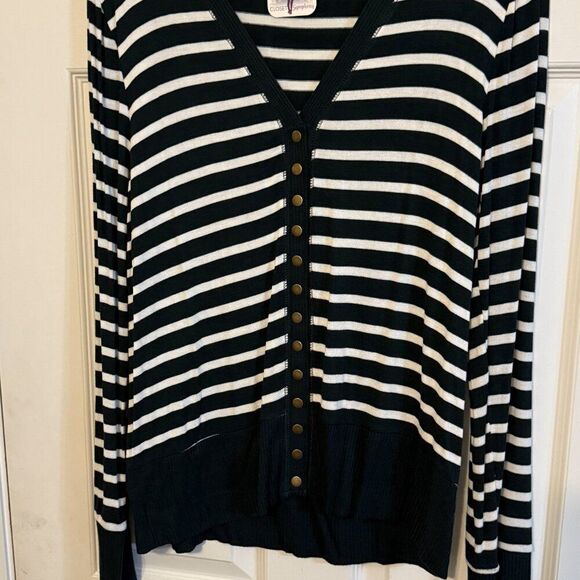 Zenana Dark Green & White Striped Sweater – Size 3X, NWT, Button Detail - Picture 2 of 6